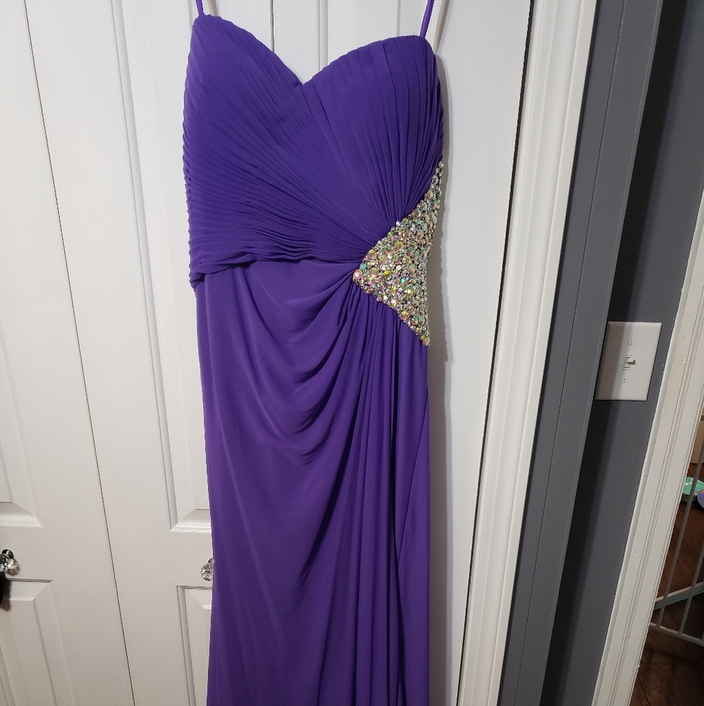 NWT Formal dress with open back design